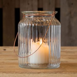 Windlichter aus Glas mit Kupferdetails