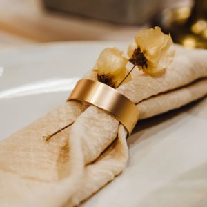 Serviettenringe in light gold matt