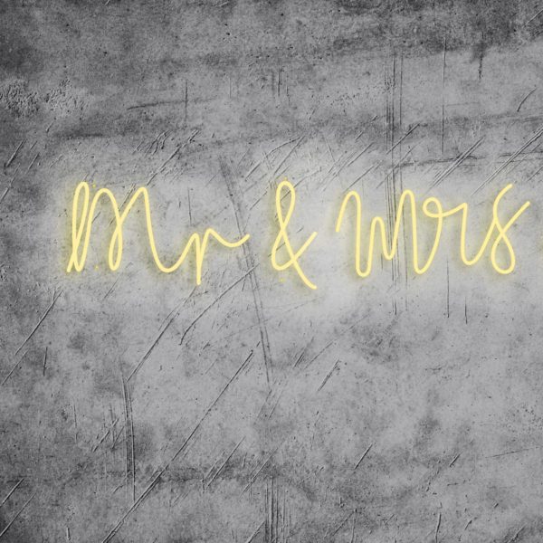 Neon Schriftzug "Mr & Mrs"