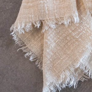 Tischläufer aus Musselin in Beige