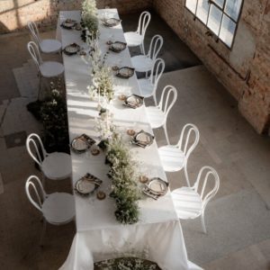 Bentwood Chairs in Weiß