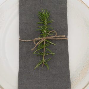 Leinenservietten in anthrazit, dunkelgrau (Stonewashed)