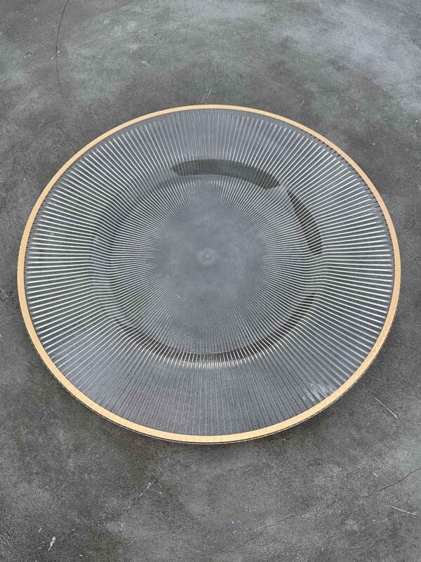 Platzteller "Riffled" mit goldrand in mattgold ⌀ 33cm
