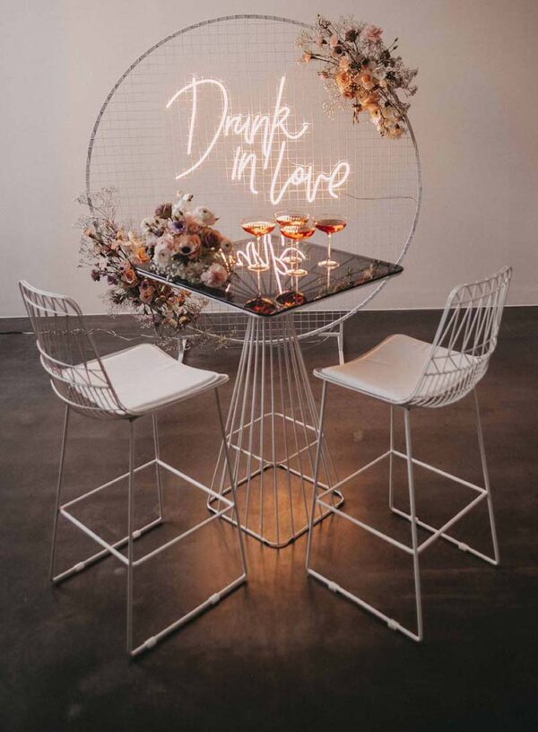 Lucy Wire Bar Stool weiß im Mesh-Look