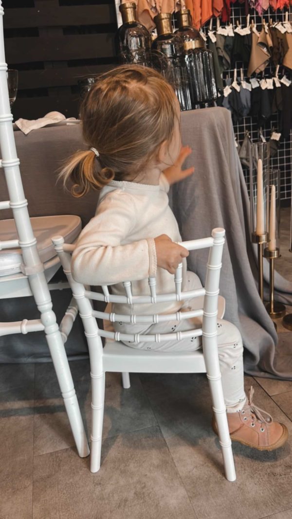 Kids Collection: Chiavari Tiffany Stühle in weiß – Bild 2