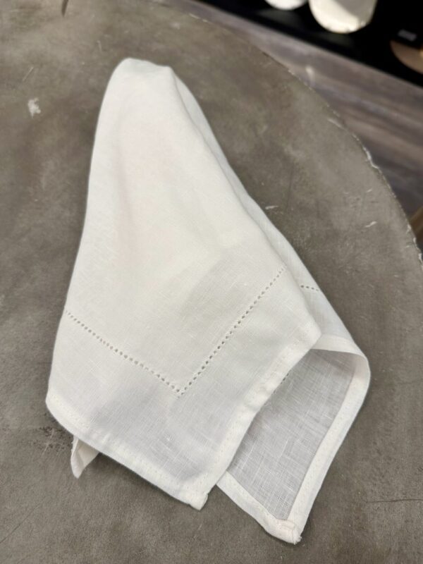 Leinenservietten in offwhite eierschale, egg shell mit Hohlsaum