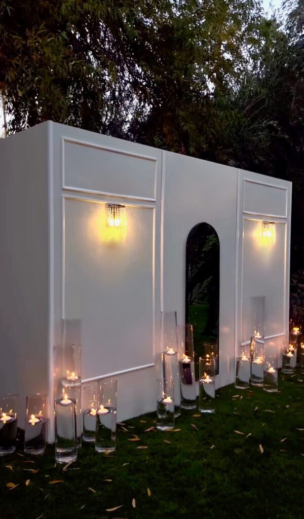 Escort Wall in macchiato beige 300x220cm