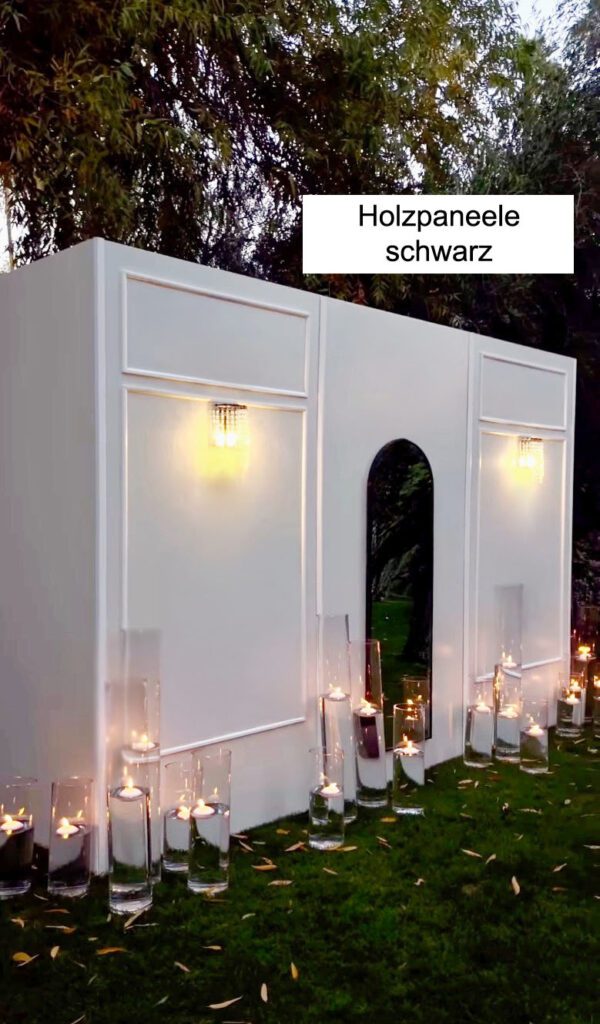 Escort Wall in schwarz 300x220cm